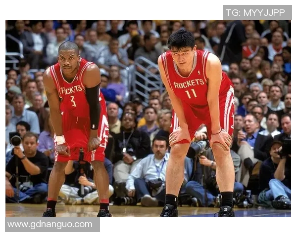 姚明与詹姆斯深度对话探讨篮球未来与个人成长之路