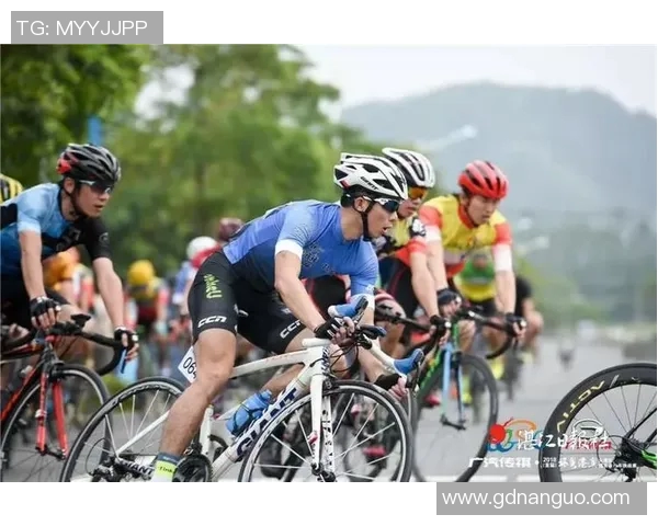 足球明星骑行探险高清视频分享感受速度与激情的完美结合