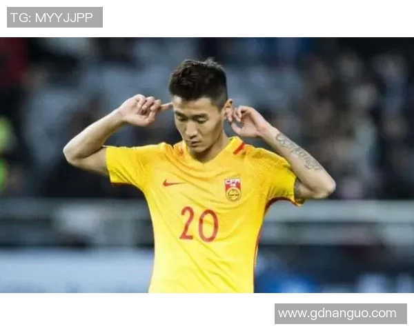 足球明星日常训练精彩瞬间集锦展现他们的努力与坚持