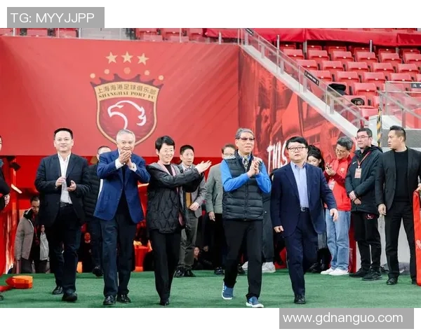 根宝足球培训助力中国足球明星成长之路的成功故事与启示