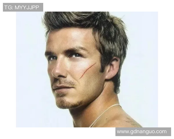 贝克汉姆足球明星海报展现传奇魅力与不朽风采的完美结合