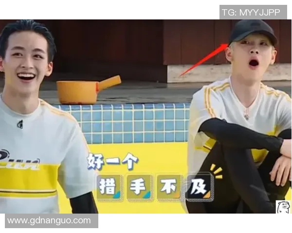 足球明星与灰色头发女生的奇妙邂逅揭示了青春与梦想的无限可能