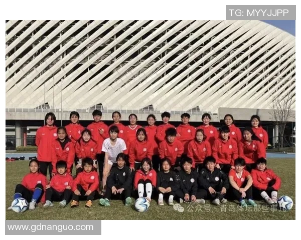 香港足球明星倾情助阵女足赛事展现风采与实力 香港足球明星倾情助阵女足赛事展现风采与实力