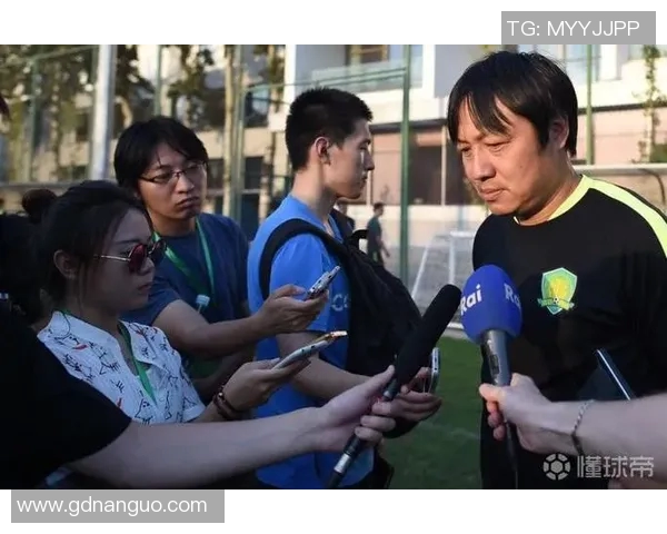 足球明星休赛期的生活揭秘与训练计划分享 足球明星休赛期的生活揭秘与训练计划分享